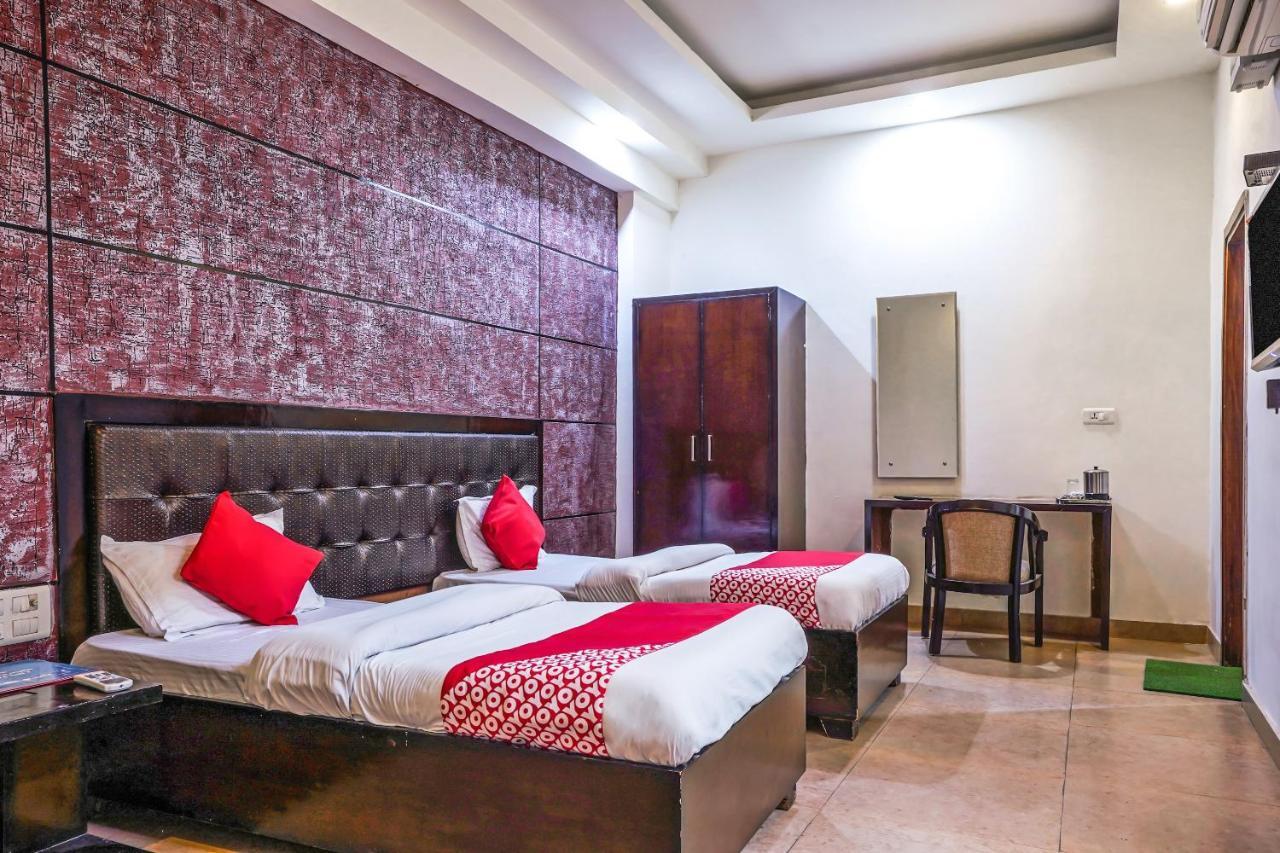 Oyo 18895 Hotel Kartikay Grand Hisār Exteriér fotografie
