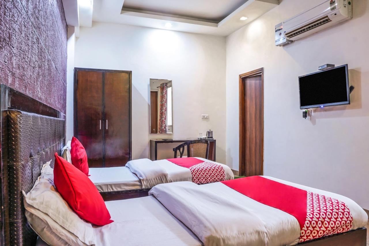 Oyo 18895 Hotel Kartikay Grand Hisār Exteriér fotografie